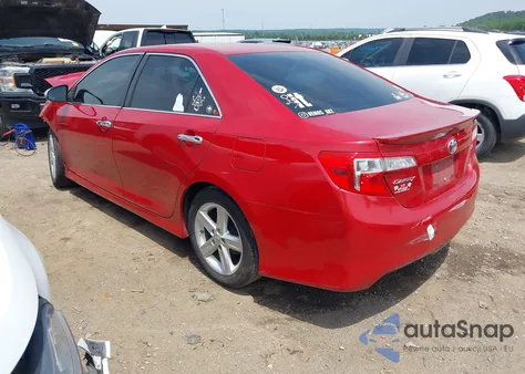 2014 Toyota Camry L/Se/Le/Xle z USA, uszkodzony, nr VIN 4T1BF1FK7EU749413